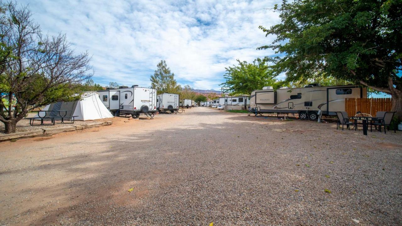 Funstays Glamping Setup Tent In Rv Park #1 Ok-T1 모아브 외부 사진